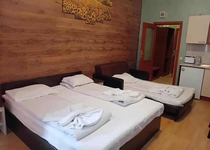 B&k In Flora Appart hôtel 3*