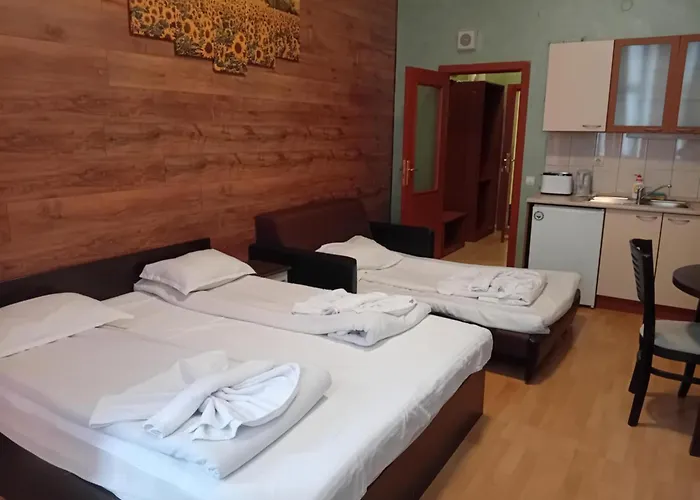 B&k In Flora Appart hôtel 3*